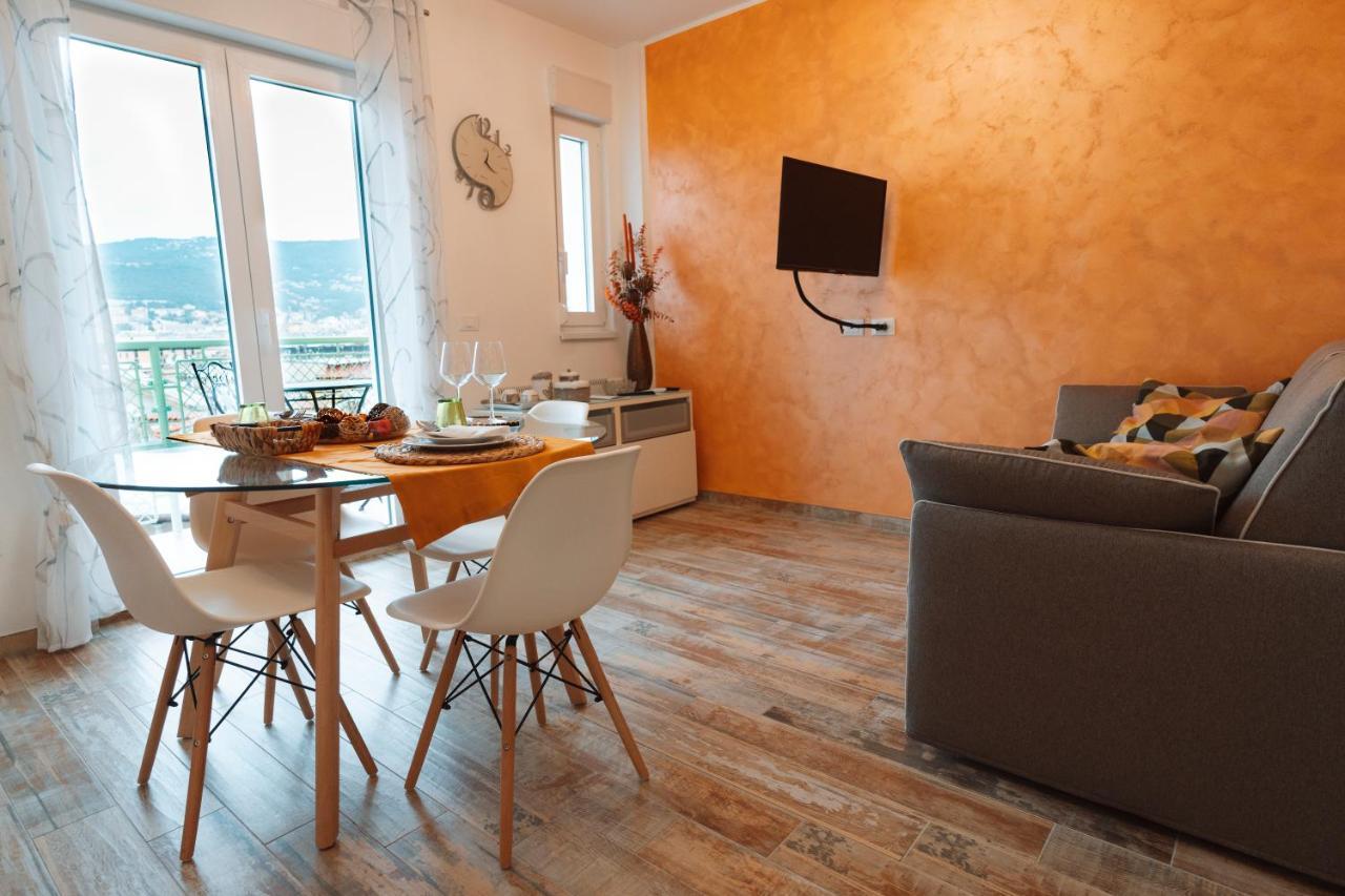 San Giusto Elegante Bilocale Con Balcone E Vista Apartman Trieszt Kültér fotó