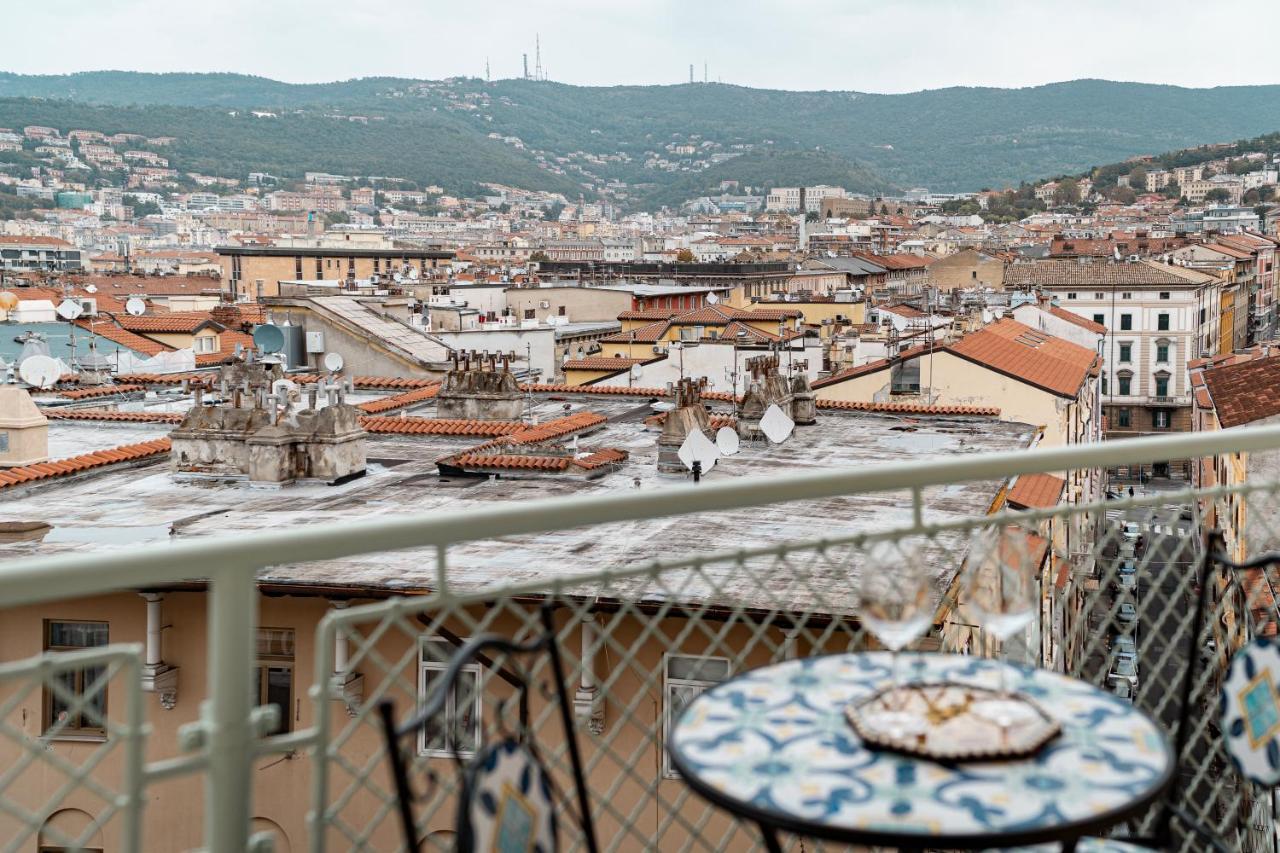 San Giusto Elegante Bilocale Con Balcone E Vista Apartman Trieszt Kültér fotó