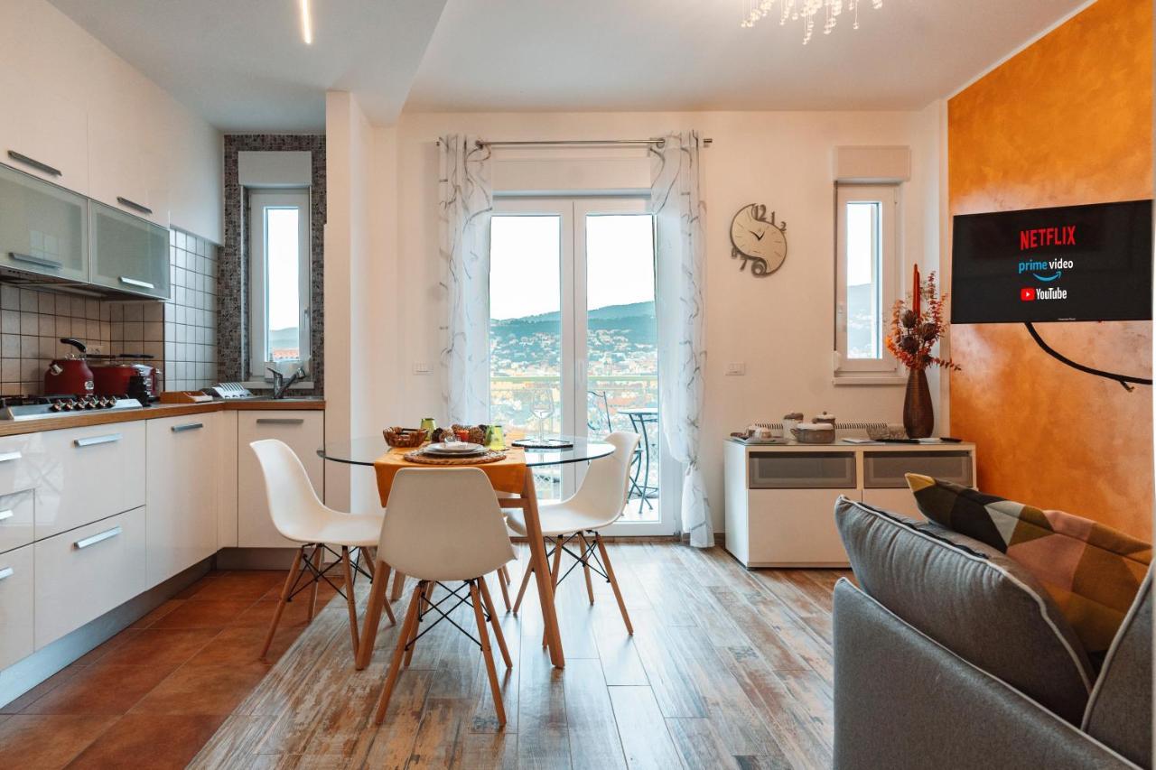San Giusto Elegante Bilocale Con Balcone E Vista Apartman Trieszt Kültér fotó